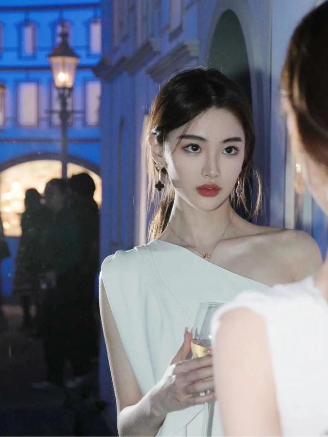 美好的不是女孩，而是18歲 (校花合集)