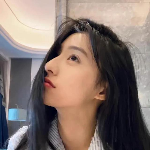 高清美女頭像｜該換頭像了