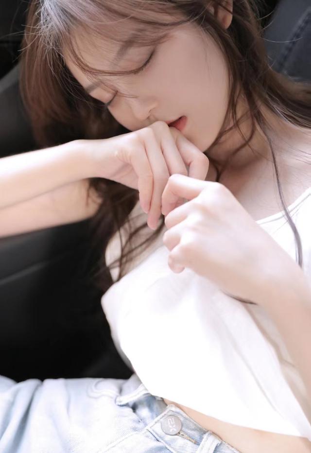 尺度大！燕山大學車庫29分58秒高清不雅視頻，網(wǎng)友：女生矜持何在