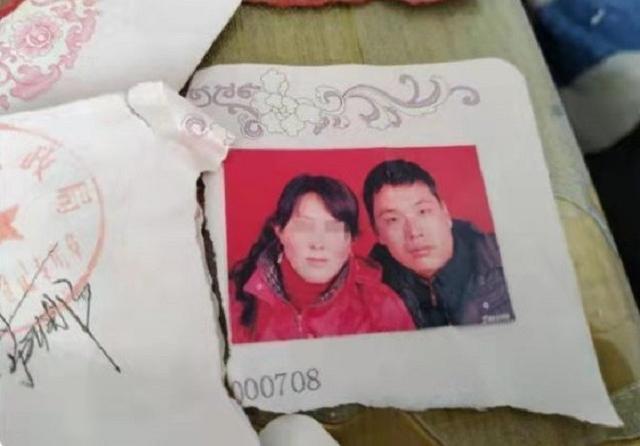 2019年，一位重男輕女的山東父親家暴10多年，中考前殺害15歲女兒