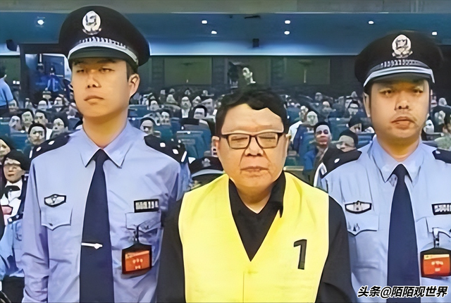 “掃黑局長”文強覆滅記:強奸女學生,玩弄女星,霸占警花十余年