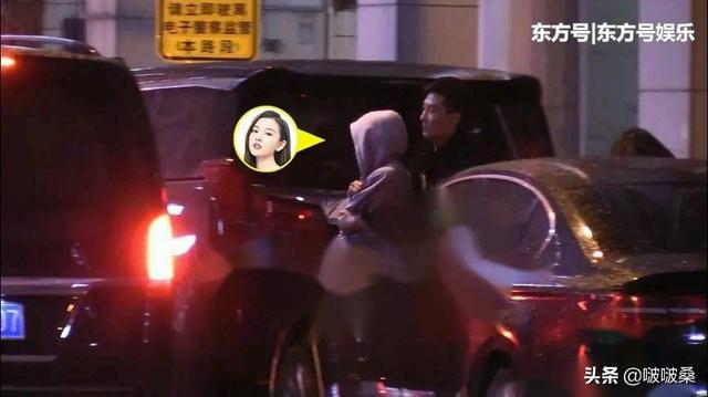 比那英還猛！翻版張柏芝深夜醉酒耍酒瘋，腳踹路人美女屁股泄憤