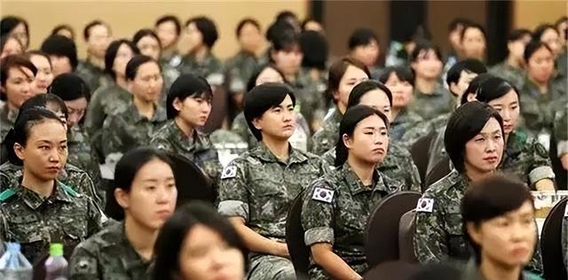 21年,韓國(guó)女兵被同事侵犯,投訴多次受阻,新婚當(dāng)天選擇自盡身亡