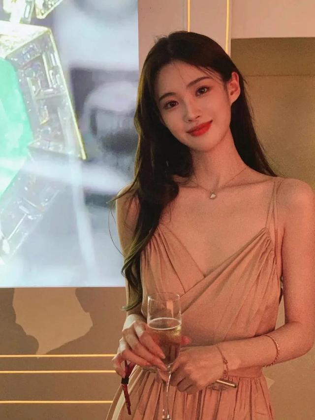 美好的不是女孩，而是18歲 (校花合集)