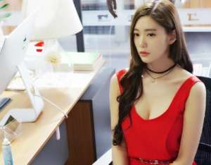 巨乳美女(亞洲第一美女克拉拉宣布結(jié)婚，曾經(jīng)在活動(dòng)現(xiàn)場(chǎng)側(cè)漏巨乳)