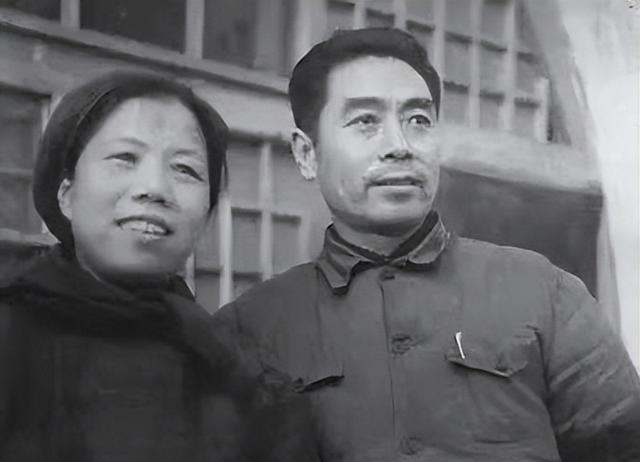 西方記者刁難:你見過世界最漂亮的女人嗎?周總理硬氣回應:見過