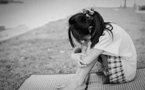 男人插女人騷視頻(?18歲男子利用孩子的善良，誘騙強奸5名幼女，年紀最小的只有7歲)