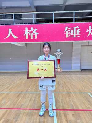 大三女生腦出血去世(淚目女大學生突發腦出血深陷昏迷母親：她還說要帶我去看櫻花……)