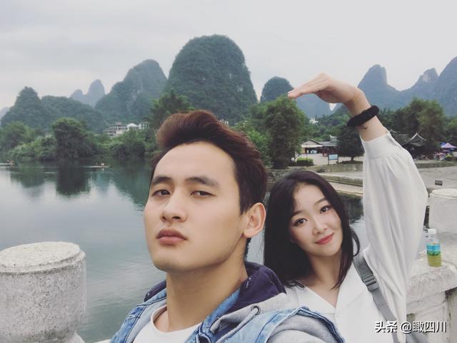 美女踩在男子肩膀和頭頂上跳芭蕾，動(dòng)作驚險(xiǎn)唯美看呆路人