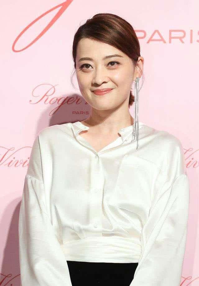 40多歲還能素顏演戲,我只服這3位中年女星,有皺紋卻美得真實(shí)
