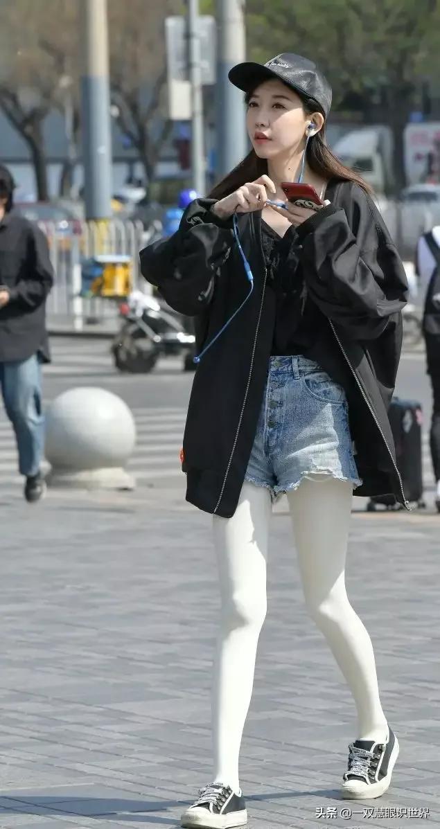 陳瀟白色連褲襪穿搭圖片