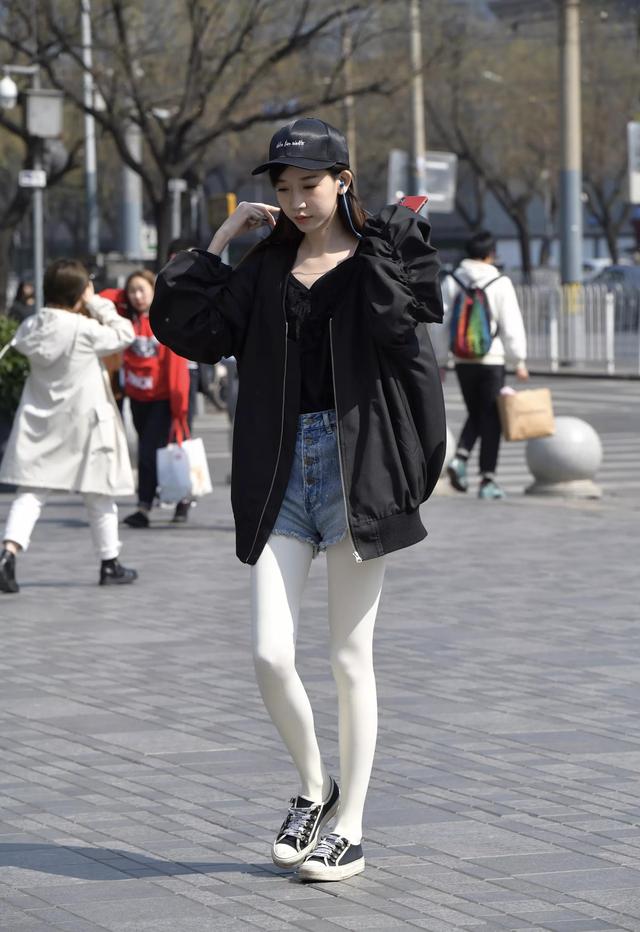 陳瀟白色連褲襪穿搭圖片