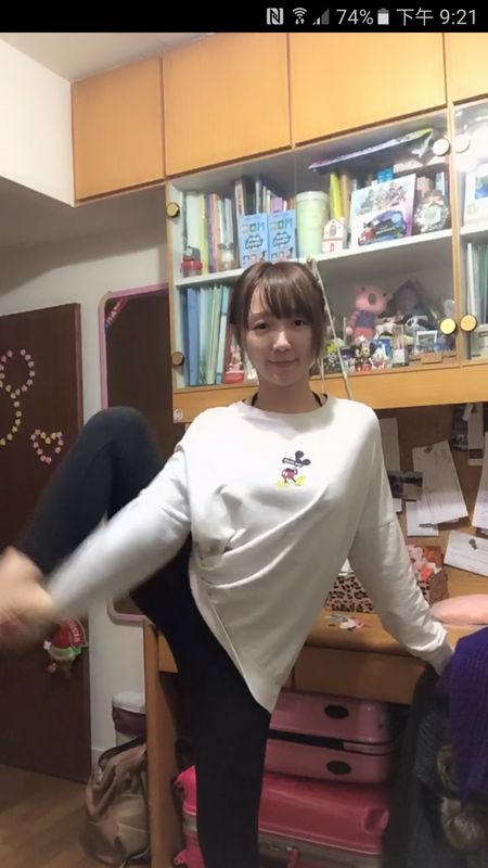 棒球場上的啦啦隊正妹尤咪Yumi