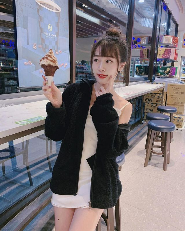 陳0雙電眼與纖細美腿讓人迷戀