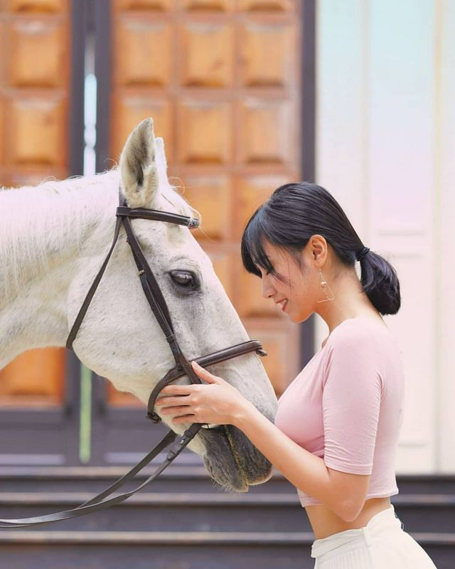 淡江會計班花段璟樂超性感美背視覺畫面好誘惑