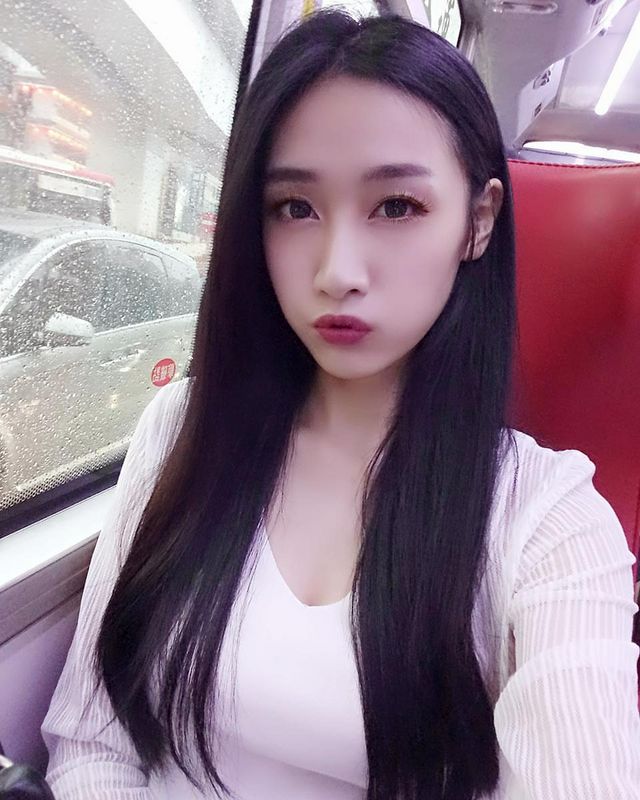 淡江會計班花段璟樂超性感美背視覺畫面好誘惑