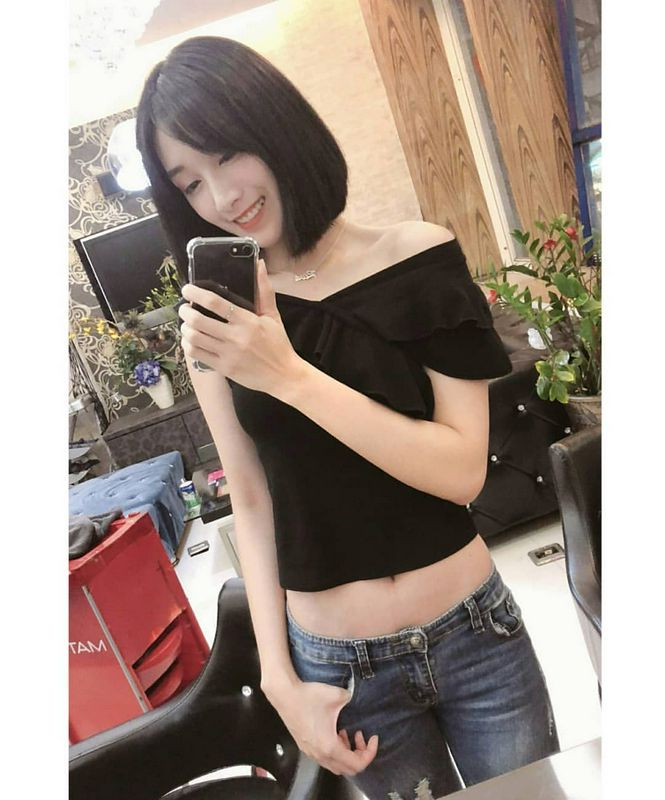 淡江會計班花段璟樂超性感美背視覺畫面好誘惑