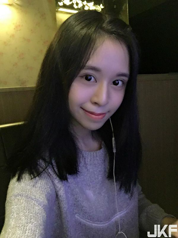 水瓶女Rami瑞咪超可愛水手服萌翻網友