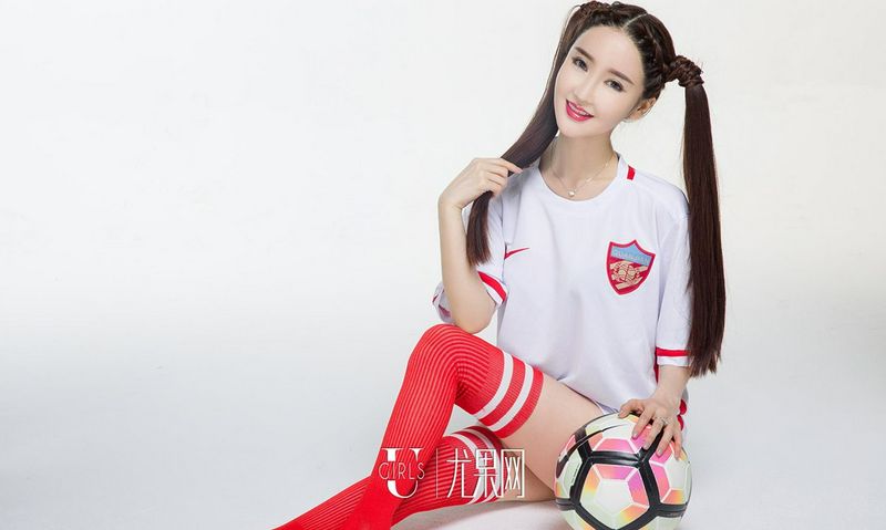 足球寶貝夏美首秀中超聯賽一球成名