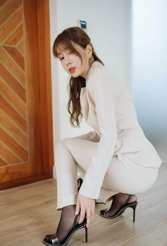【圖文】我愛穿性感黑色小三角褲的淫蕩女友