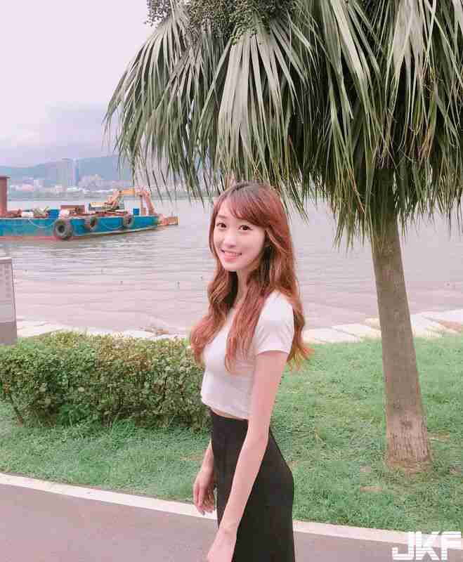 【圖文】搞得熟女鄰居酥癢萬分