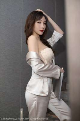 【圖文】被開寶馬Z4的美女上了,而且是在車上做的