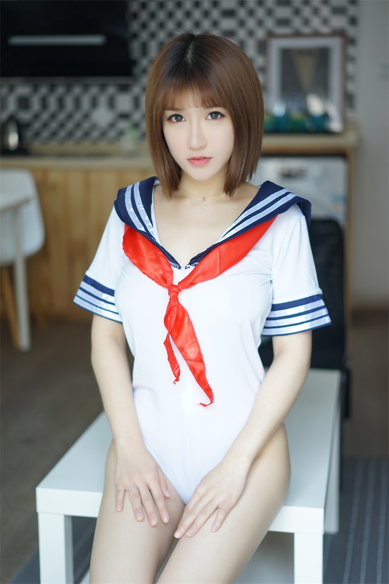 白皙騷浪的小妹妹 傲嬌萌萌寫真圖片
