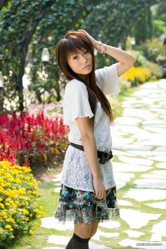 清純美女公園寫真