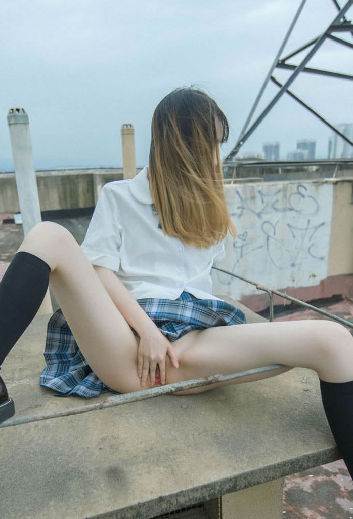 戶外大膽展示