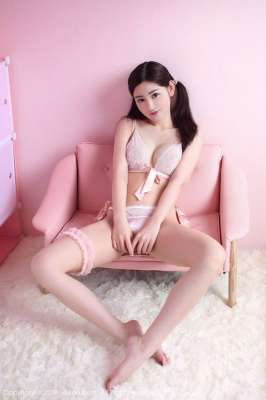 穿著睡裙敲我門的美女_【2023年7月更新】