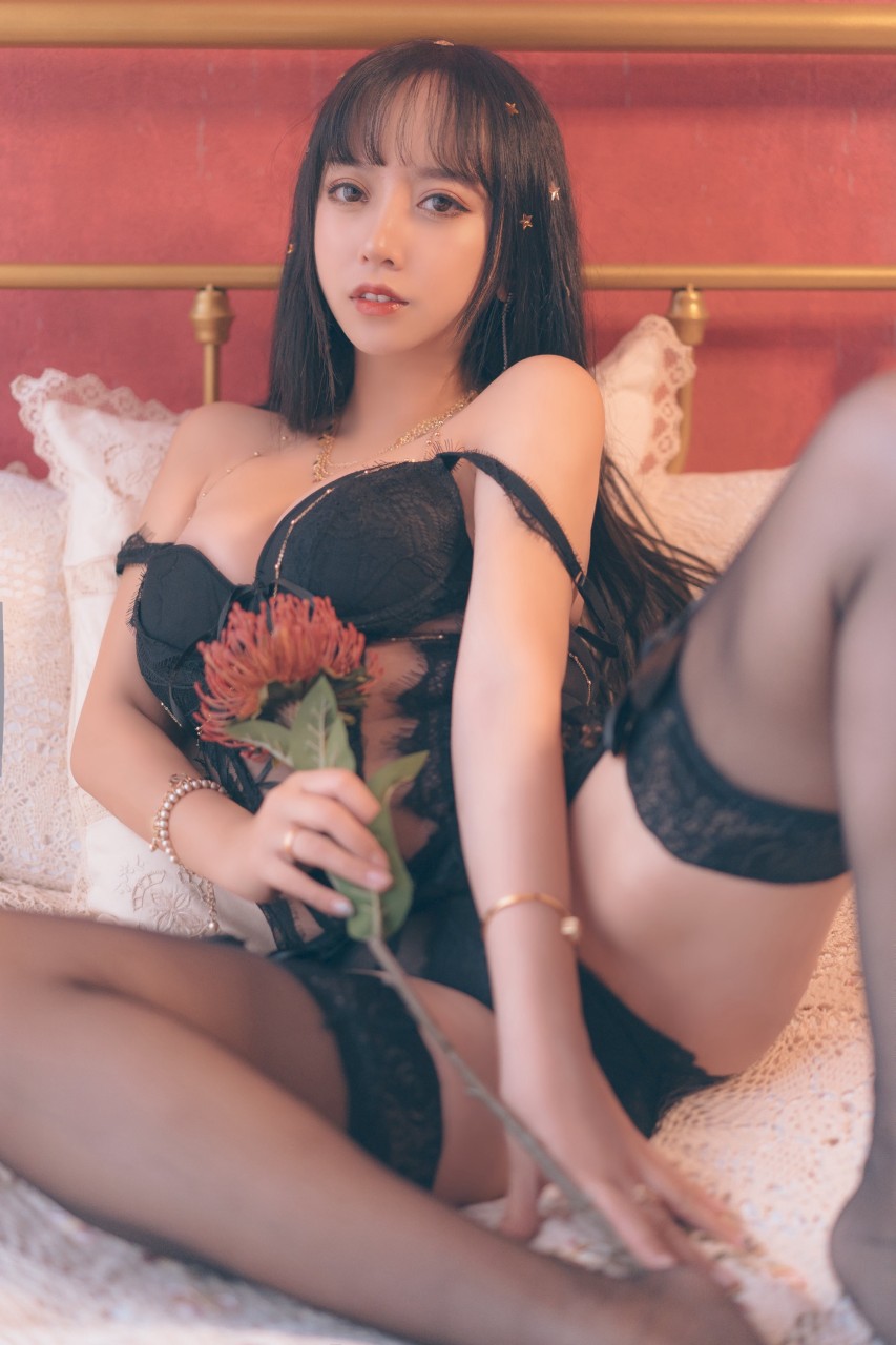 情趣黑絲美女圖片