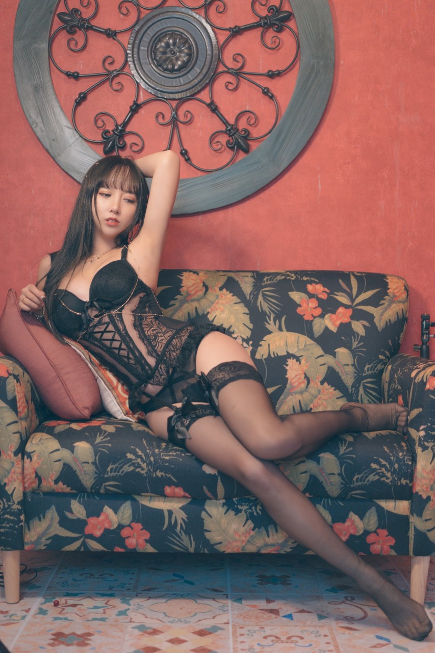 情趣黑絲美女圖片