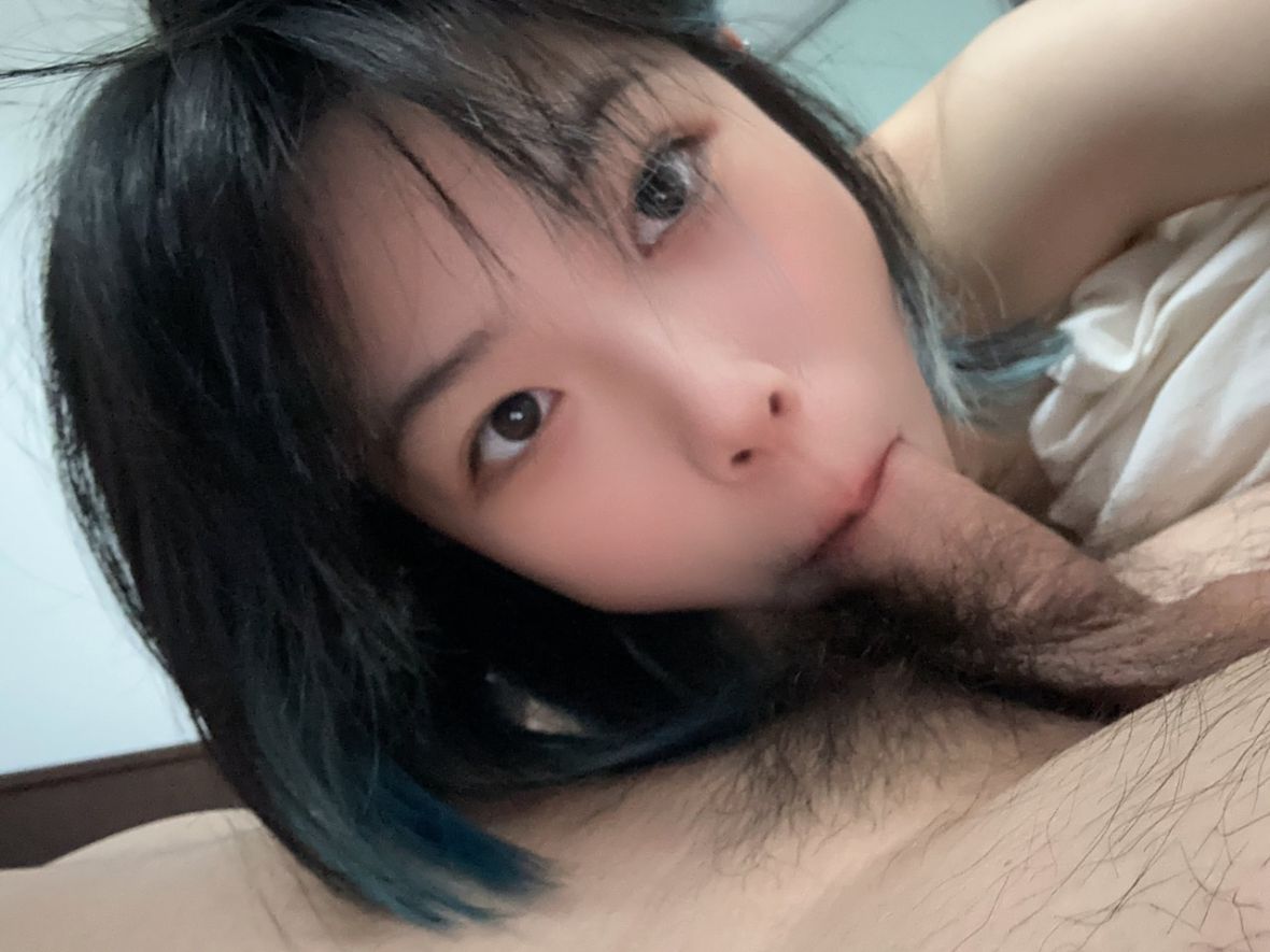 愛笑的極品貧乳學生妹