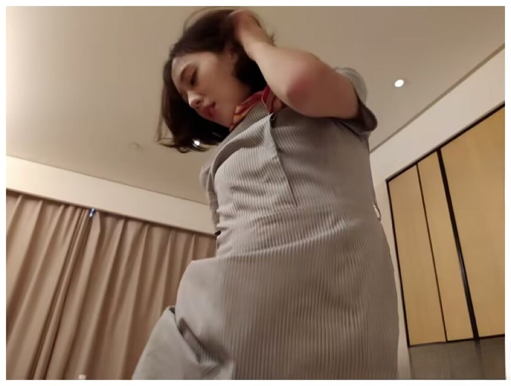 寶貝，妳認真吃雞的樣子真美