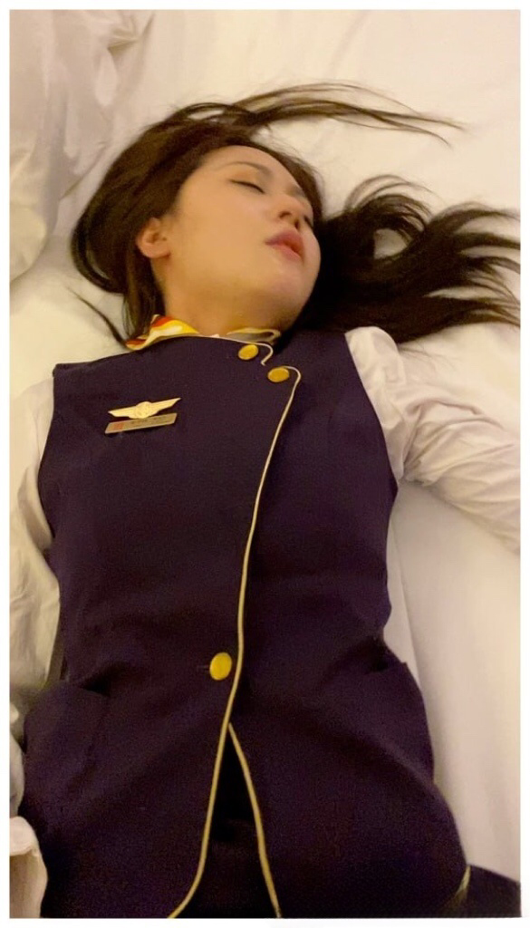 寶貝，妳認真吃雞的樣子真美