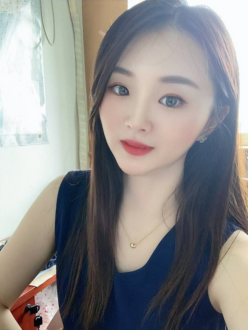 露臉美女 2023082201