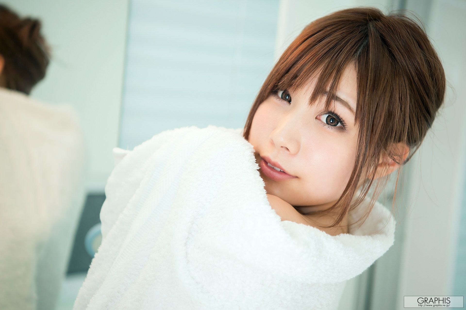 精致的臉蛋讓人動容