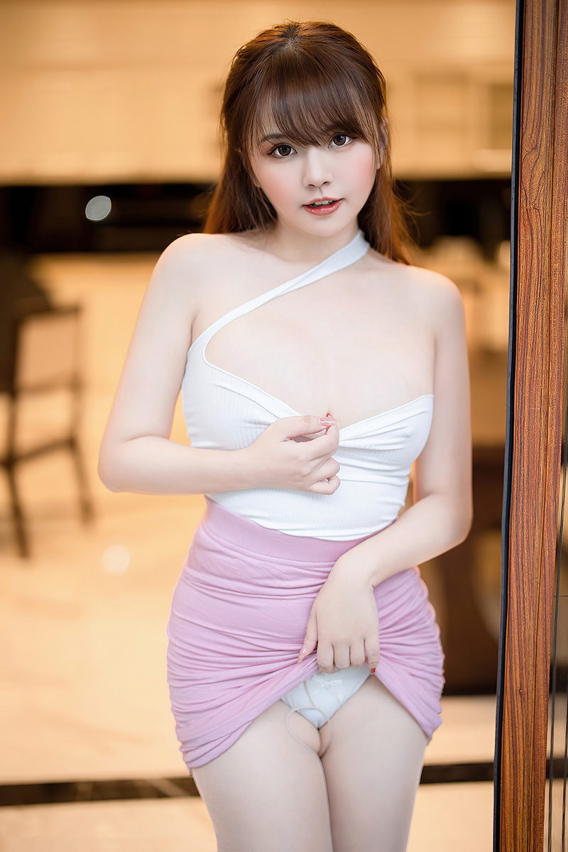 性感美女張思允第一眼就會(huì)覺得心動(dòng)