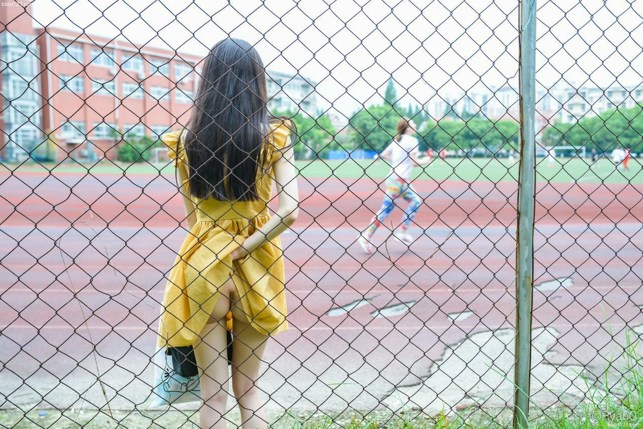 國產崛起之越來越多的妹子愛上了野外漏出