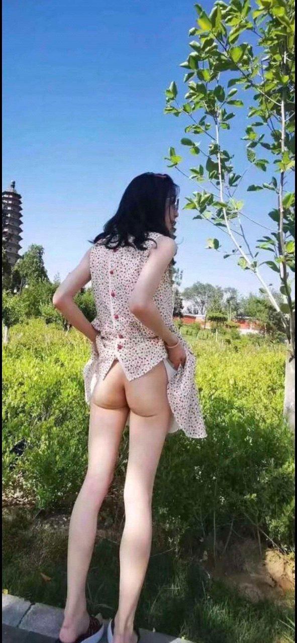 國產崛起之越來越多的妹子愛上了野外漏出