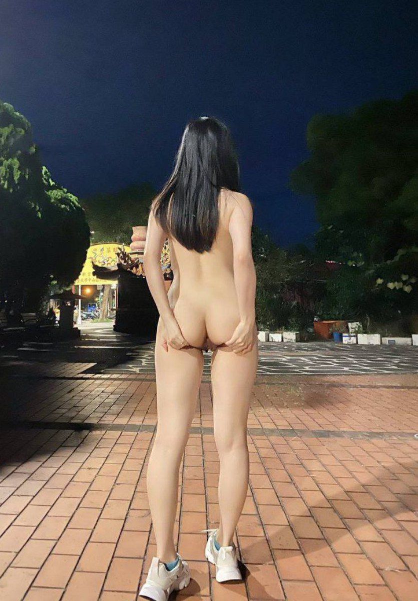 國產崛起之越來越多的妹子愛上了野外漏出