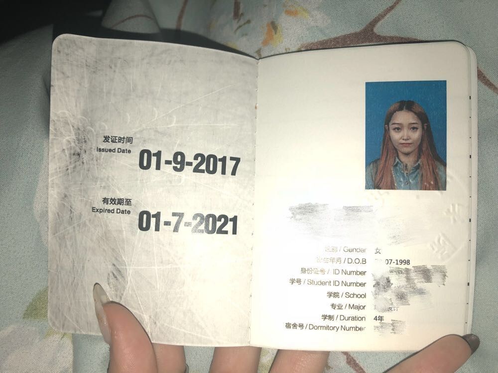 98年如假包換學生妹，露臉自拍
