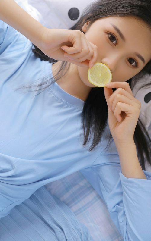 惹火美女模特撩人長腿性感寫真