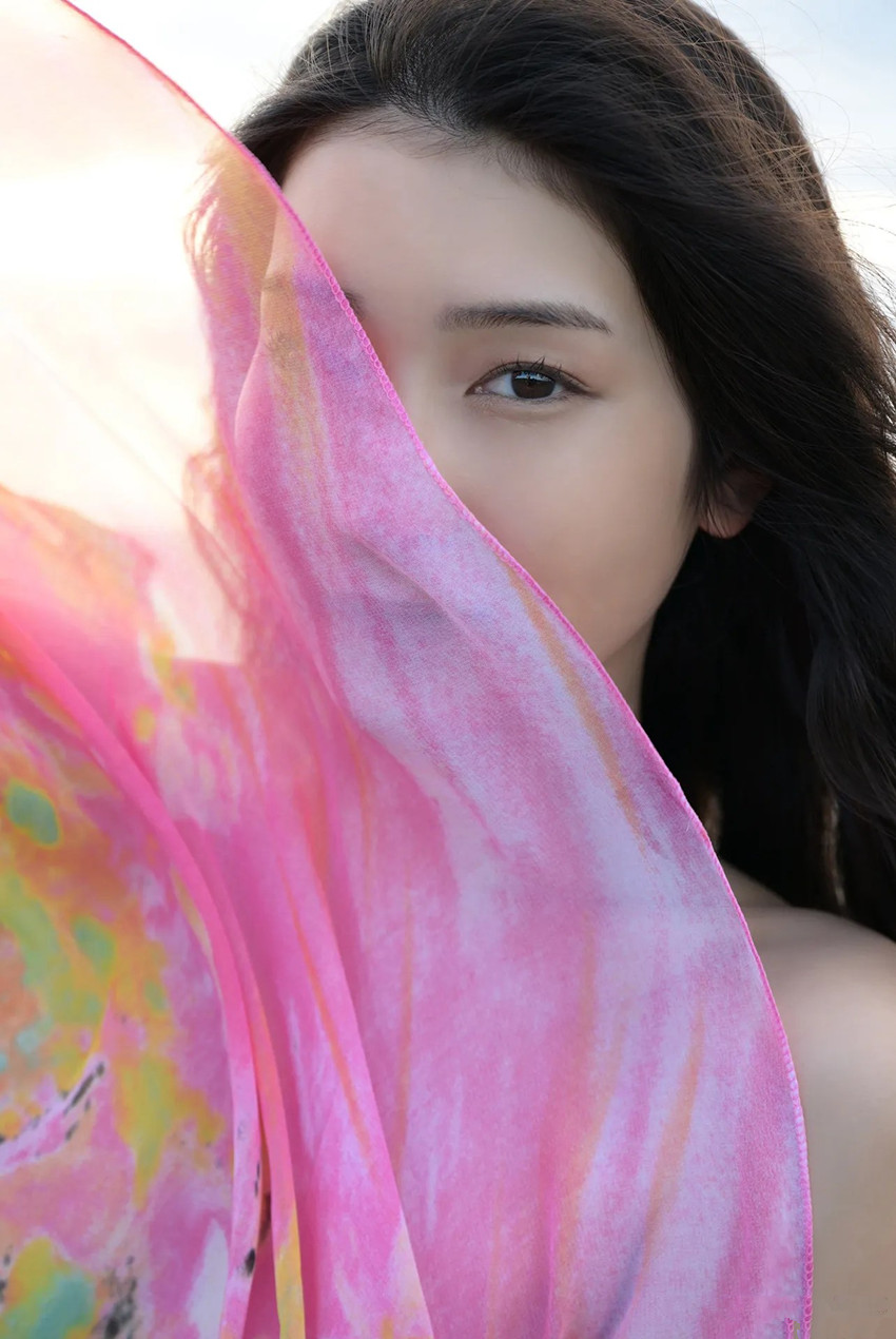 本莊鈴 S型身材透出美肌
