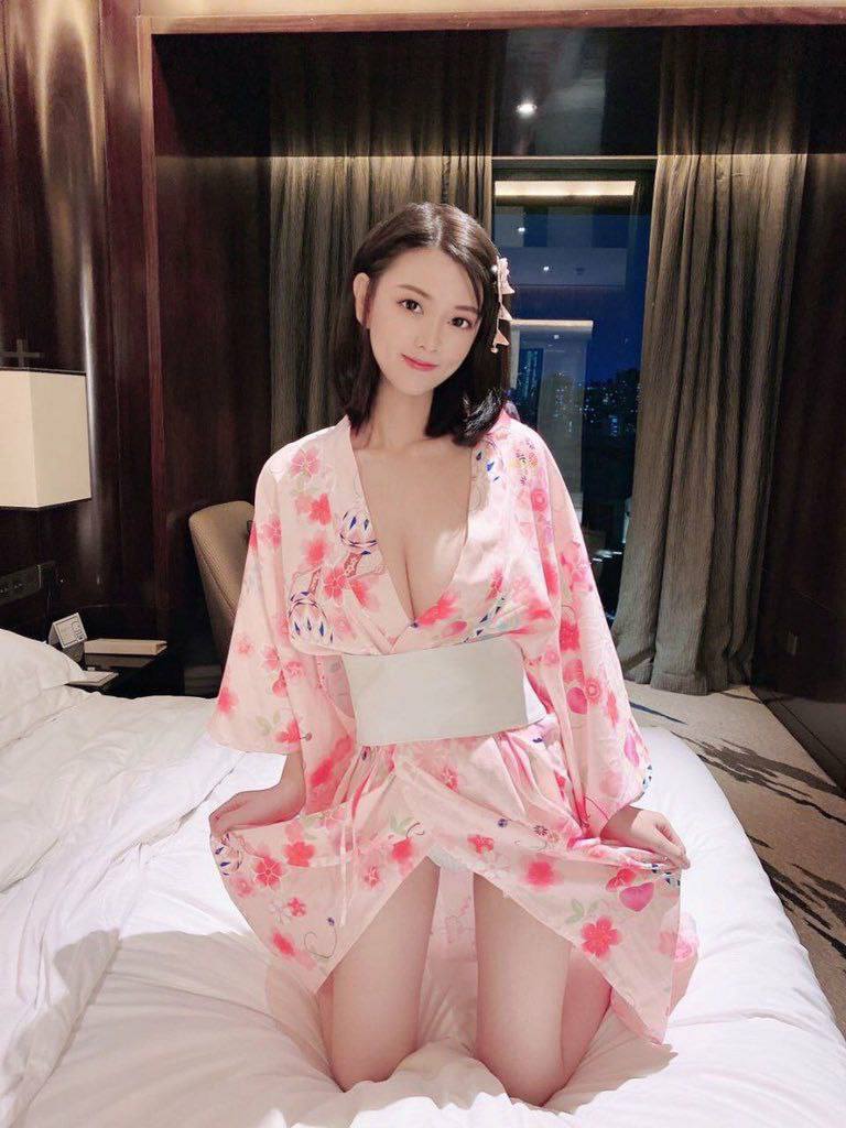 橫看成嶺側成峰 美乳分享 第二彈