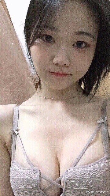 怕反差婊有文化，就怕反差婊戴眼鏡