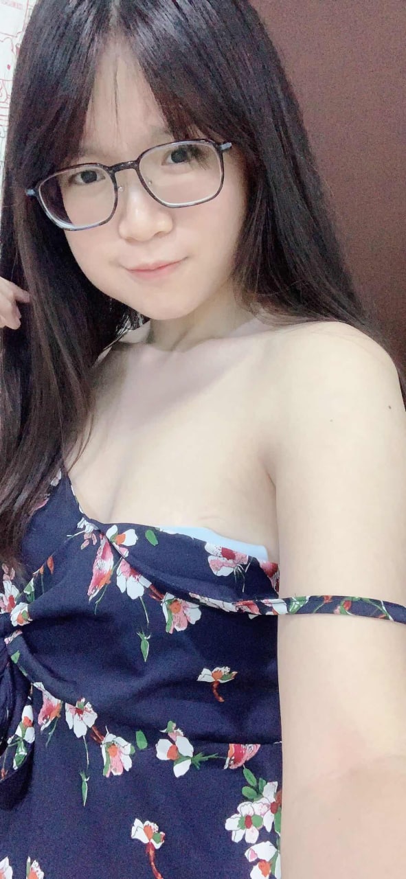 不怕反差婊有文化，就怕反差婊戴眼鏡 [118P]