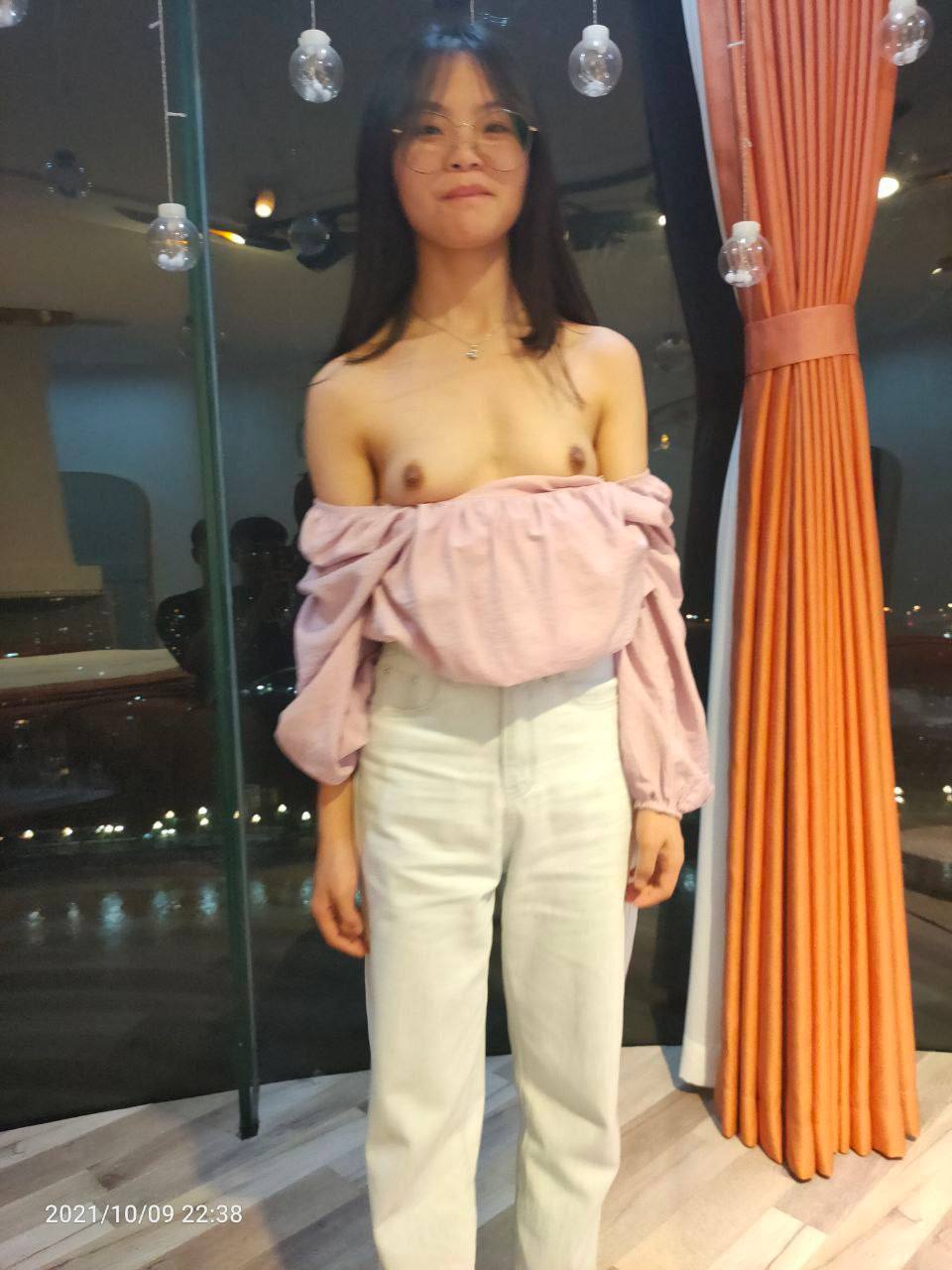 不怕反差婊有文化，就怕反差婊戴眼鏡 [118P]