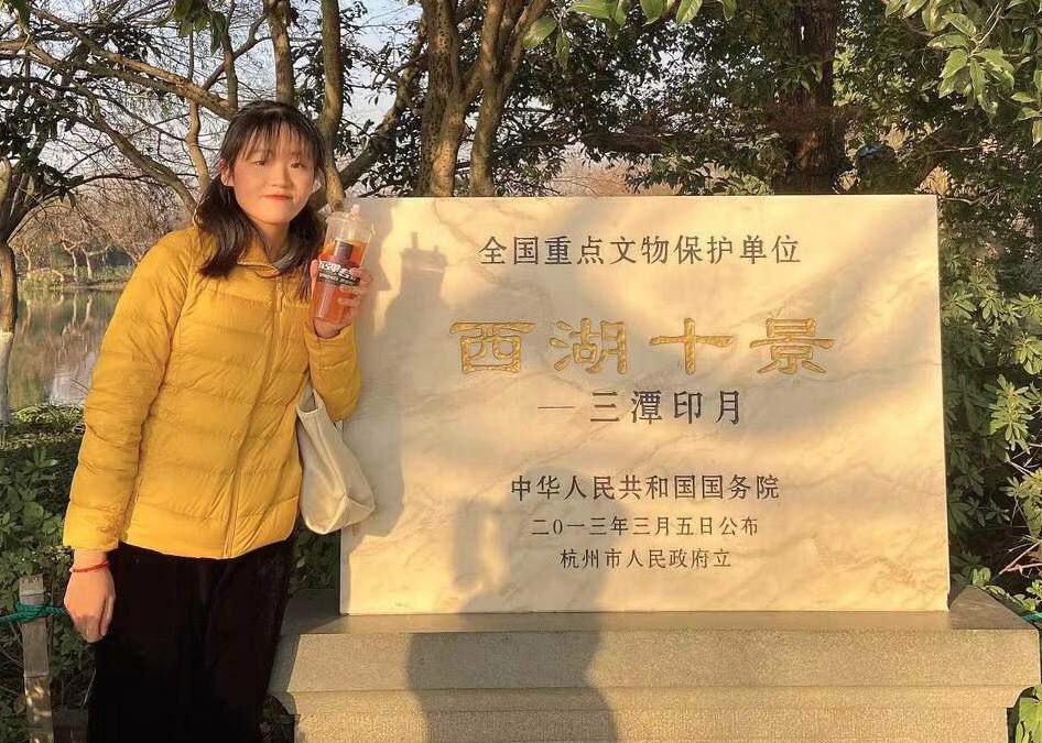 不怕反差婊有文化，就怕反差婊戴眼鏡 [118P]