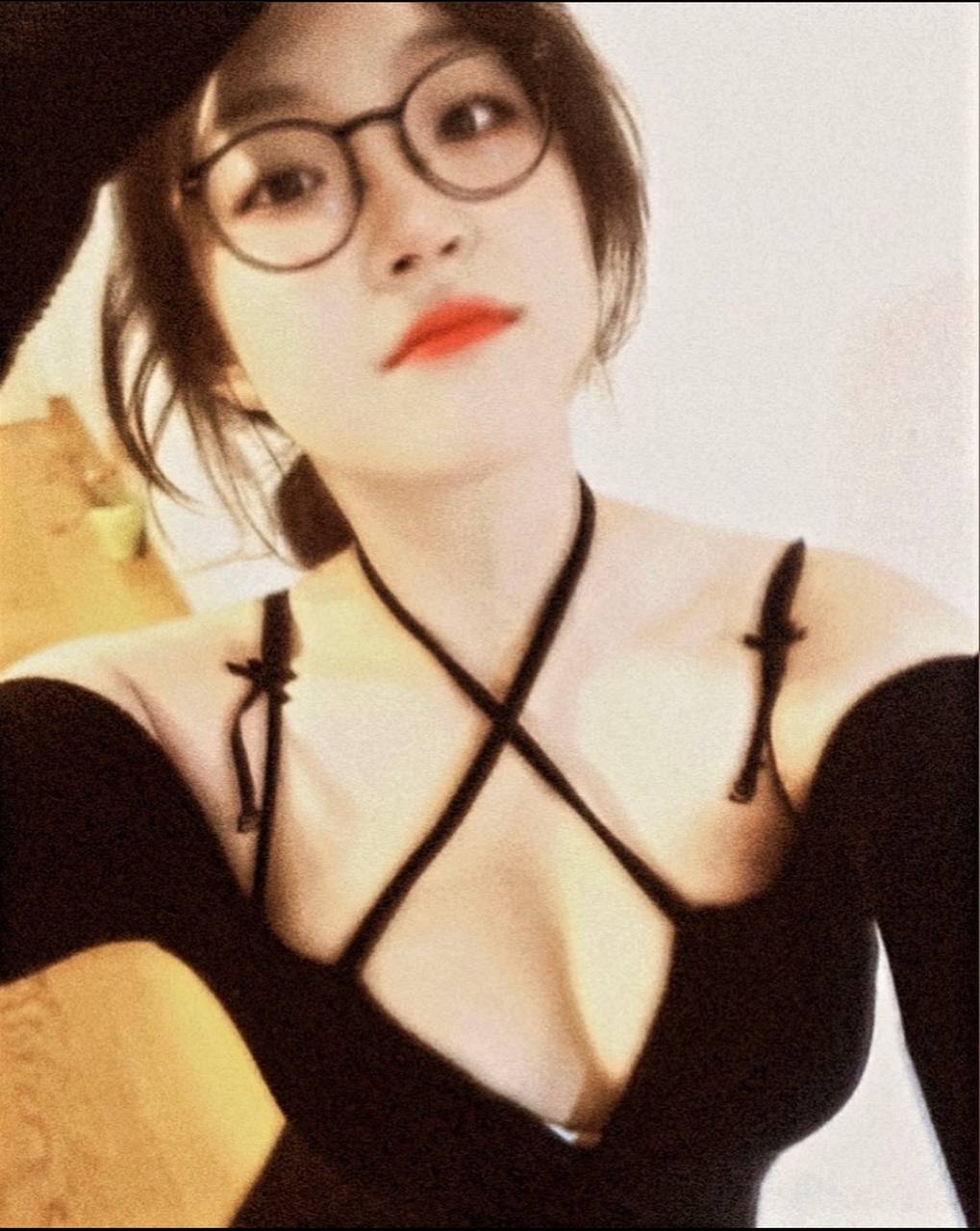 不怕反差婊有文化，就怕反差婊戴眼鏡 [118P]